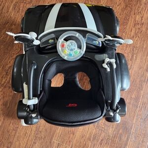 Black and White VR Headset